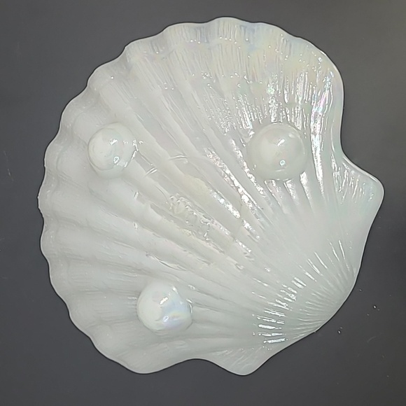 Vintage 90s Avon Glass Clamshell Seashell White Rainbow Iridescent Jewelry Dish - Picture 9 of 14